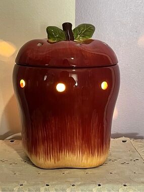 Scentsy Retired 2010 Big Red Apple Full Size Warmer & Wax Bar NIB